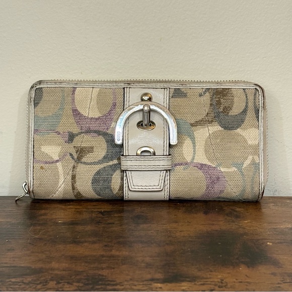Coach Handbags - Coach Soho Optic Linen Wallet